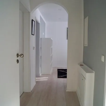 بيت شباب B-hostel *