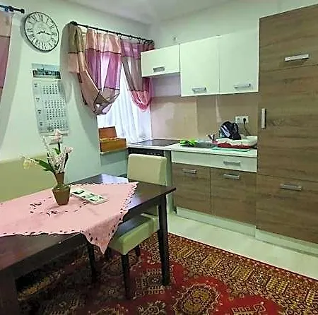 بيت شباب B-hostel *