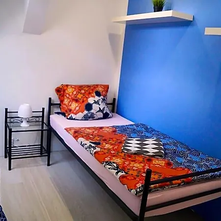 B-hostel بيت شباب كاسيل
