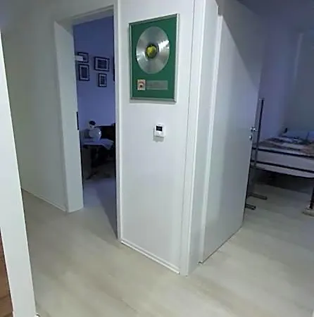 بيت شباب B-hostel *